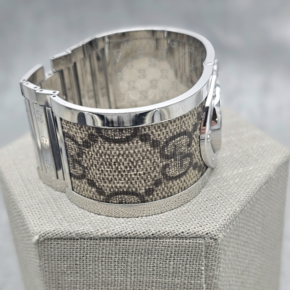 Authentic Gucci Twirl Monogram Watch - Picture 4 of 7